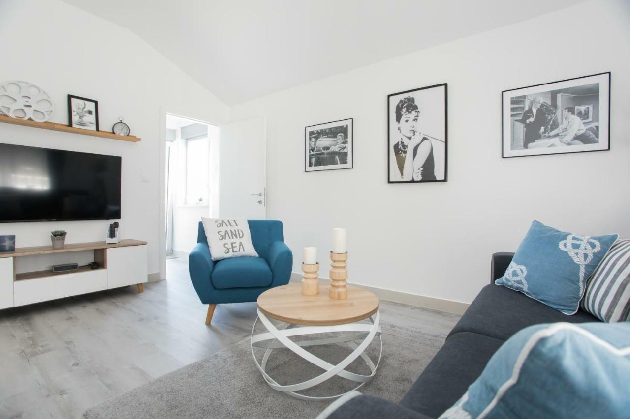 Apartment Movie Primošten Buitenkant foto
