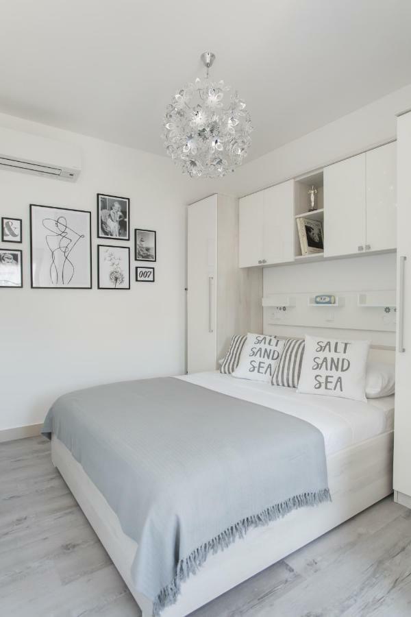 Apartment Movie Primošten Buitenkant foto