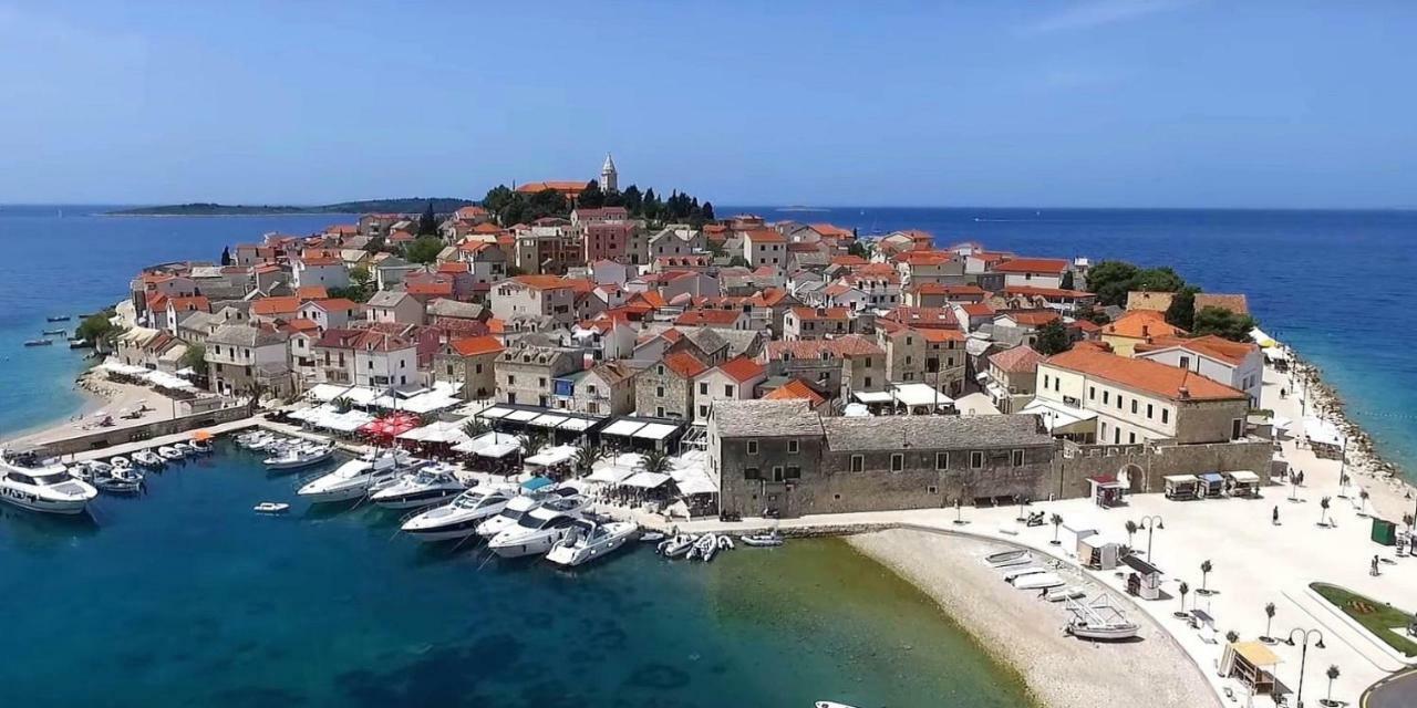 Apartment Movie Primošten Buitenkant foto